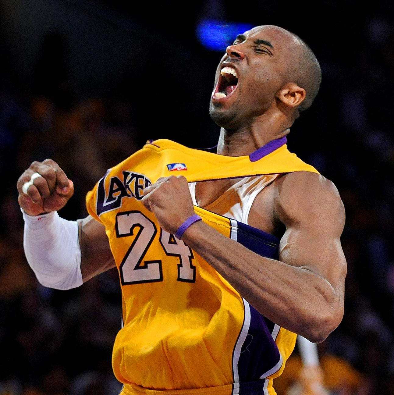 热议徐正源离任：“功勋主教练”称号很业余，又一次韩流褪去（徐正源离任引热议：“功勋主帅”称谓遭质疑，韩流再度退潮）