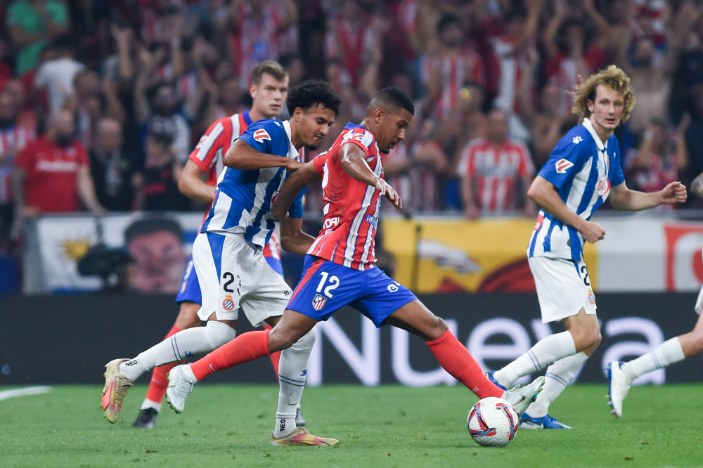 库兹马：噪音太大，以为听到了教练组喊我对爱德华兹犯规（库兹马：现场太吵，我误以为教练让我去犯规爱德华兹）