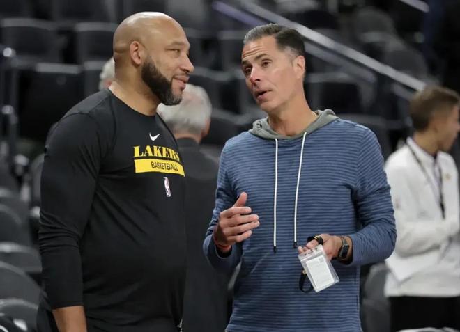 孔德自加盟巴萨以来已打入3粒乌龙球，为同期队内最多（孔德加盟巴萨后已打进3个乌龙球，居同期队内首位）