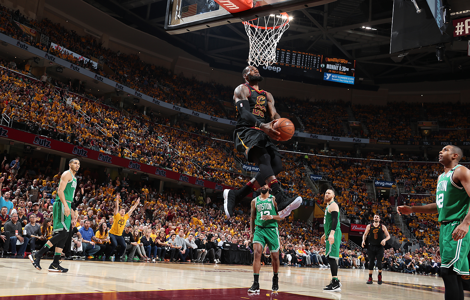 一胜难求！邮报：诺丁汉森林老板本是为了欧联夺冠请澳波执教（至今未尝胜绩！《邮报》称森林老板请澳波执教原为冲击欧联冠军）