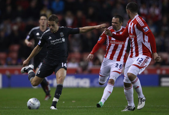 世体：克里斯滕森伤势有所好转，今天他进行了场地训练（世体：克里斯滕森伤势见改善，今日重返场地进行训练）