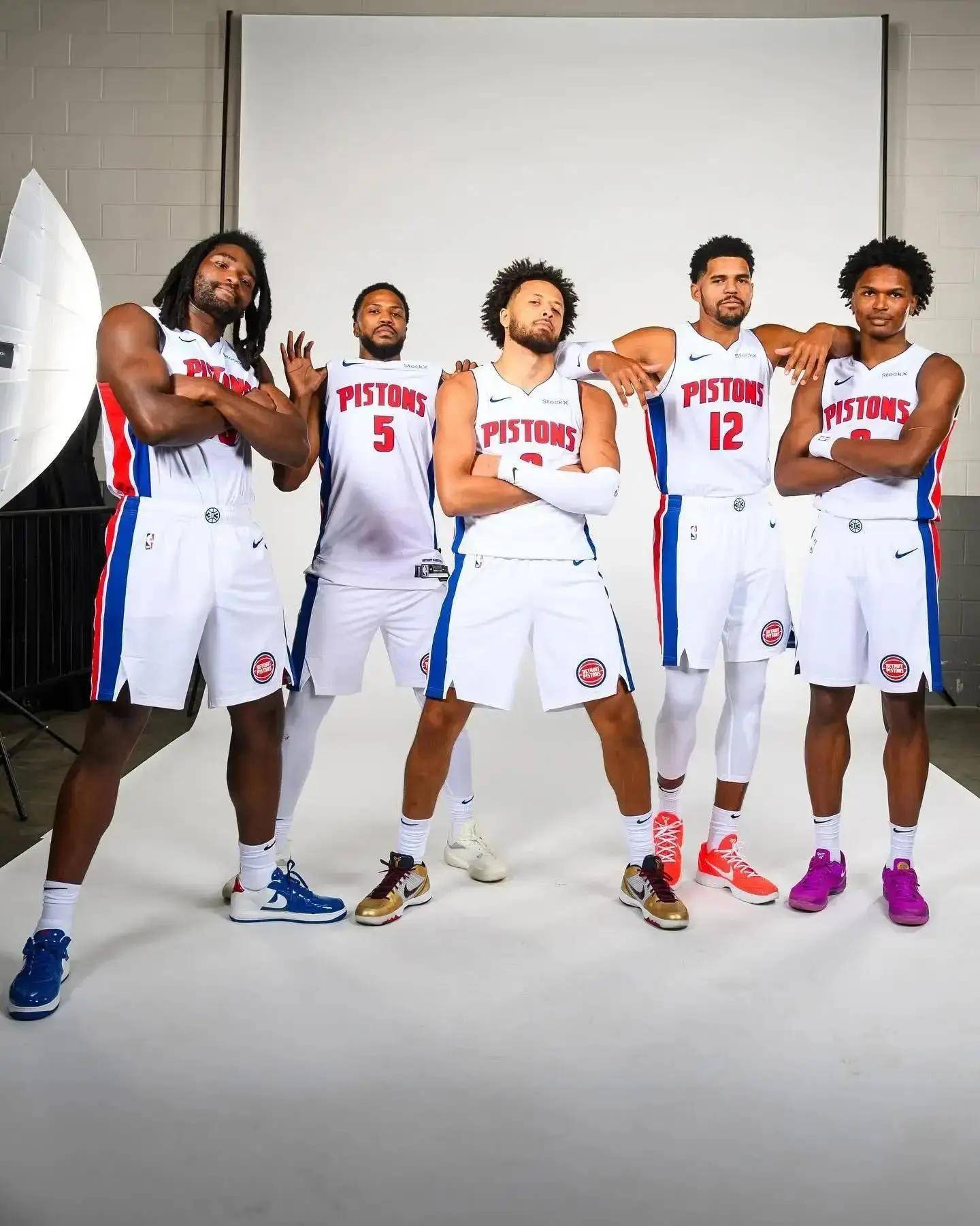 巴黎人报：舍瓦利耶有望迎来国家队首秀，多名轮换球员将出场（巴黎人报：舍瓦利耶有望上演国家队处子秀，多名轮换球员将获得出场机会）