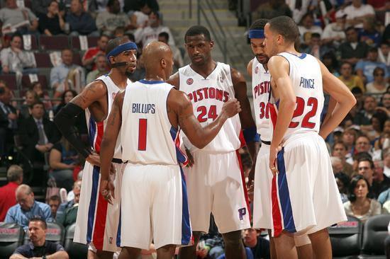 胡尔克谈转会传闻：媒体谈论的比我自己知道的还多（胡尔克回应转会传闻：媒体似乎比我更了解我的动向）