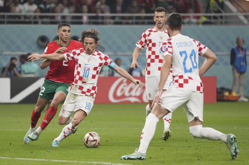 首发出战阿拉维斯，贝尔纳尔时隔459天首次代表先发出战（时隔459天，贝尔纳尔重回首发迎战阿拉维斯）