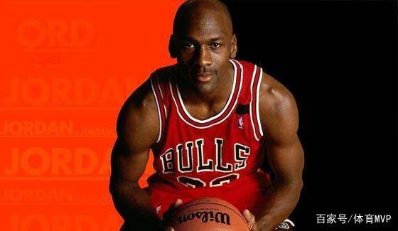 帕夫洛维奇：教练跟我说过，莱奥向前跑的时候要设法创造空间（帕夫洛维奇：教练叮嘱我，莱奥前插要主动创造空间）