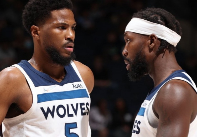 女足欧洲杯决赛开赛前几小时，英格兰中场图恩的祖母不幸去世（女足欧洲杯决赛前数小时，英格兰中场图恩痛失祖母）