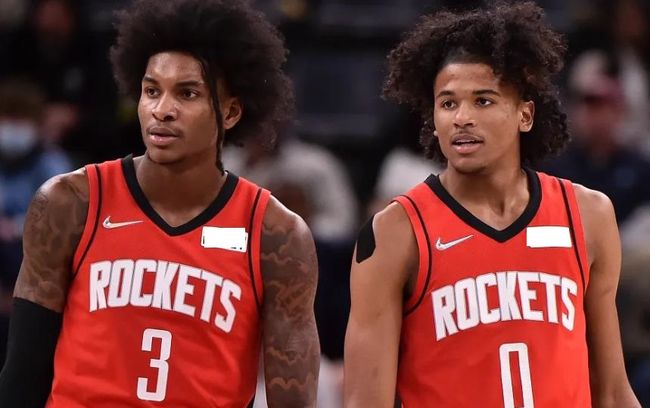 希勒等百球名宿祝贺哈兰德：仅用111场太离谱，他就是超巨（希勒等百球传奇齐贺哈兰德：111战破百太不可思议，他已是超级巨星）