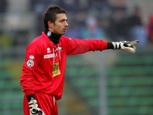 刘军帅晒海牛队与远征军合照：又在末轮完成目标，祝未来可期（刘军帅分享海牛队与远征军合影：末战再兑现目标，盼前路可期）