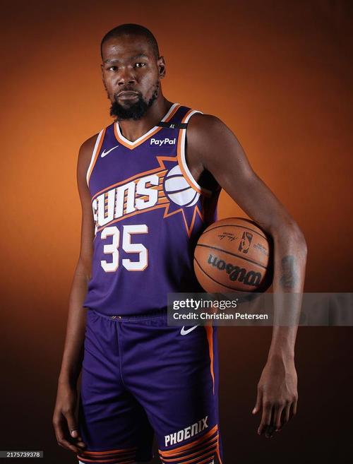 有意回归？本·西蒙斯点赞网友说他适合76人现在阵容的留言（本-西蒙斯点赞网友“他适合目前76人阵容”的留言，被疑暗示回归）