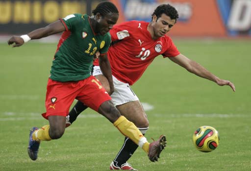 记者：米兰将与莱万经纪人会面讨论转会，伊布支持这一交易（记者称米兰计划与莱万经纪人商谈转会，伊布力挺这笔交易）