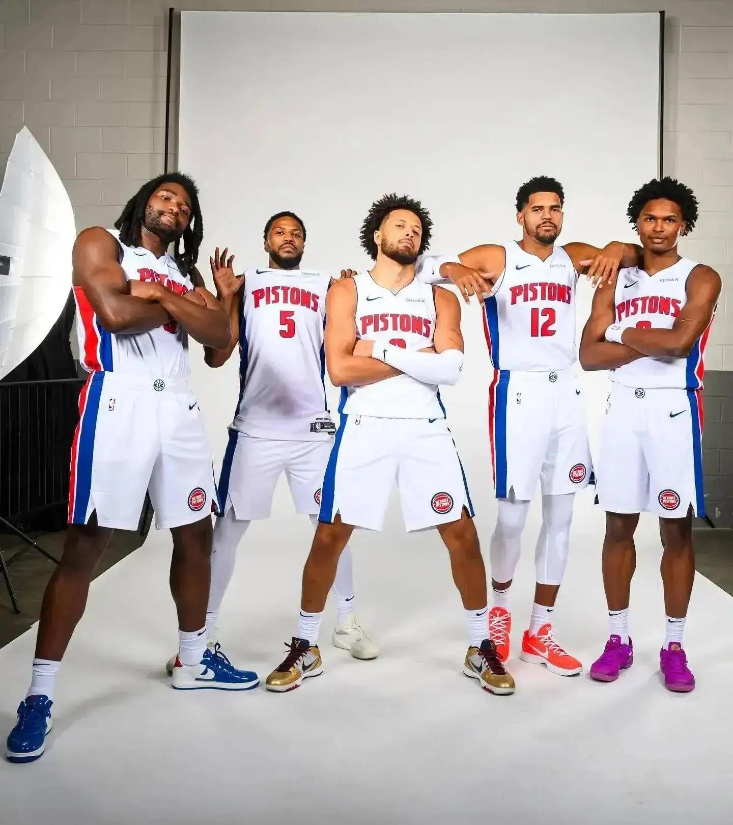 船记：快船必须解决伦纳德时间分配问题，一直是个难题（船记：伦纳德出场时间如何分配，仍是快船的老大难）