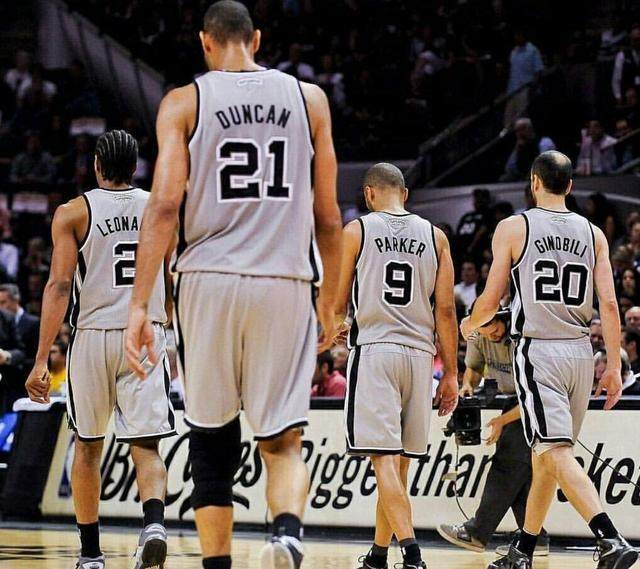 2025年球衣销量：亚马尔力压梅罗排第一；皇萨塔俱乐部前三（2025年球衣热卖榜：亚马尔超越梅罗夺魁，皇萨塔包揽俱乐部前三）