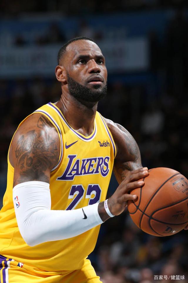 莫雷托：弗拉霍维奇与尤文续约无任何进展，双方年薪分歧很大（莫雷托：尤文与弗拉霍维奇续约谈判停滞，薪资诉求差距悬殊）