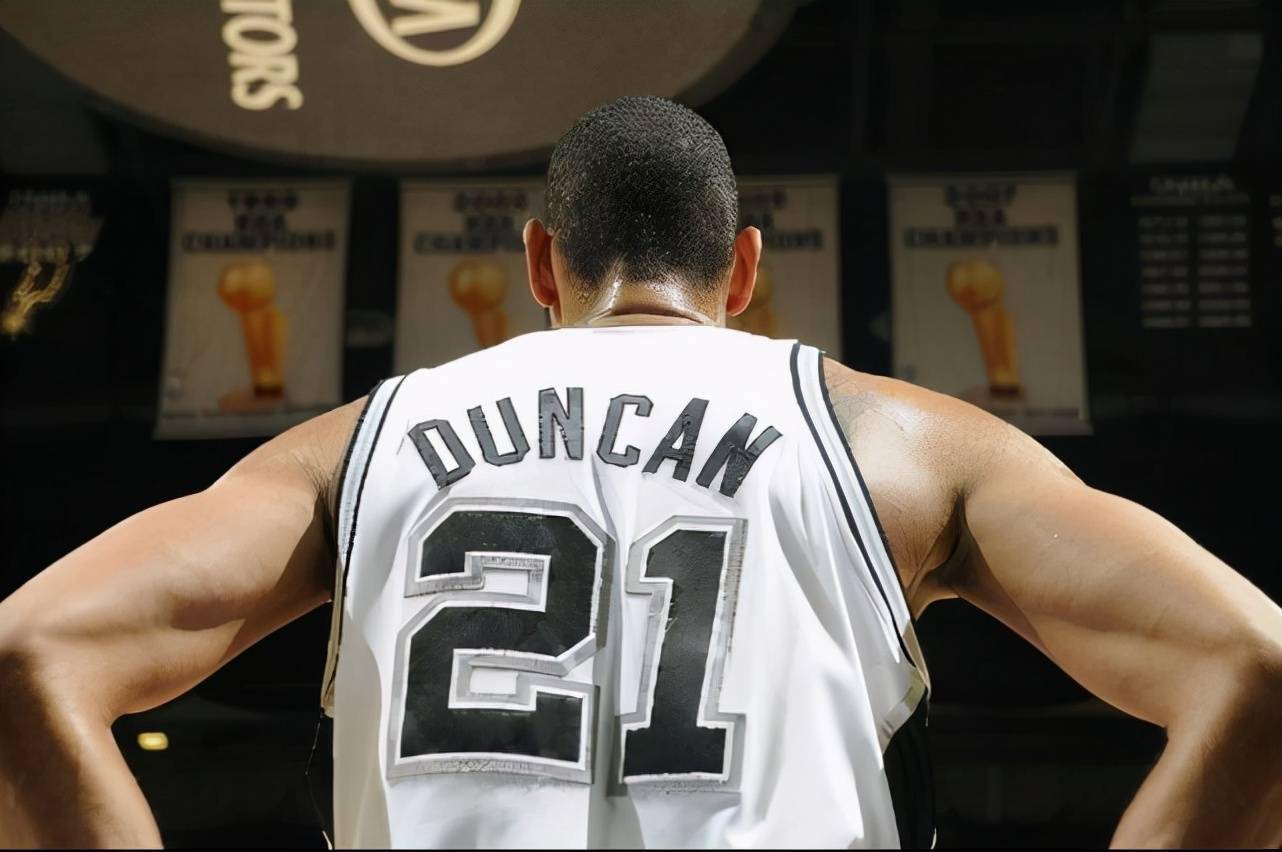 媒体人：国安本希望找邵佳一执教，新帅大概率仍是欧洲外教（媒体称：国安原计划由邵佳一执教，新主帅仍大概率来自欧洲）