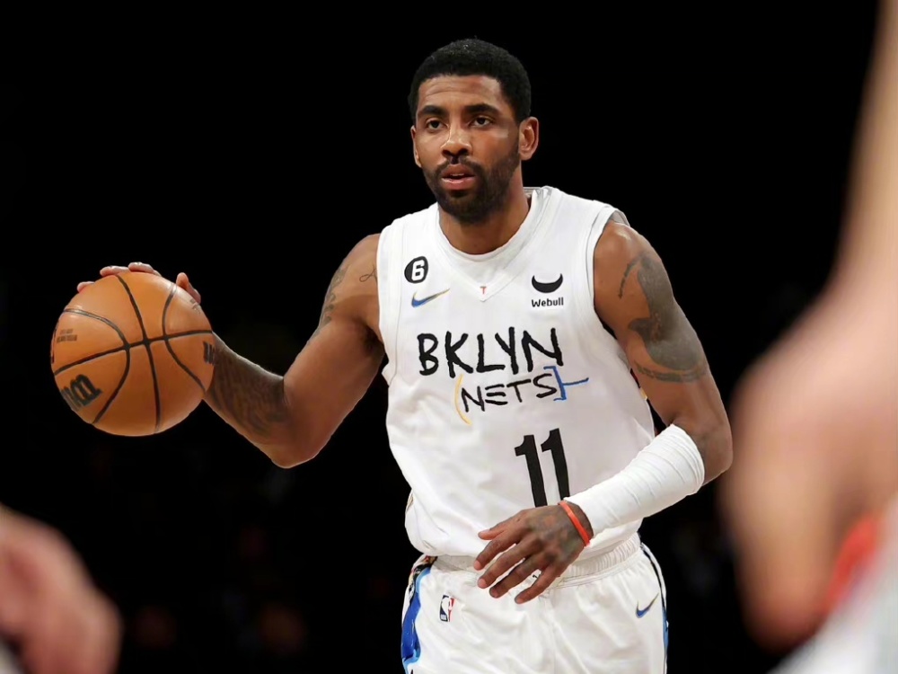 略显疲软但一锤定音！怀特20中5拿15分5板7助 末节连中三分锁胜局（状态起伏仍成关键先生！怀特20投5中拿15分5板7助 末节连续三分锁定胜局）