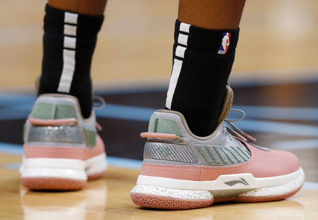 电讯报：纽卡可能无法在冬窗签下阿尔克马尔中场斯密特（电讯报：纽卡冬窗追阿尔克马尔中场斯密特恐难成行）