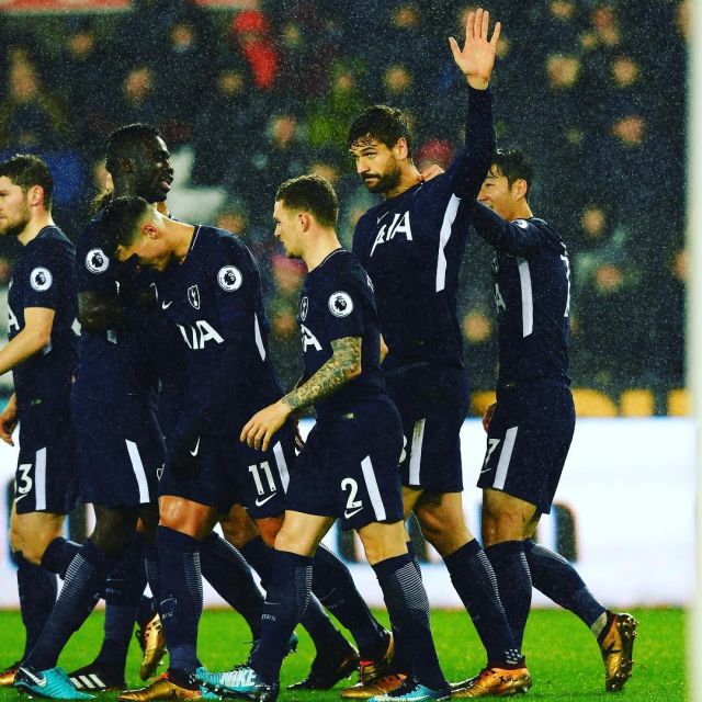 斯洛特：这点球在英超可能不会判；萨拉赫？今晚属于在场球员（斯洛特：这点球英超未必判；谈萨拉赫：今晚主角是出场球员）